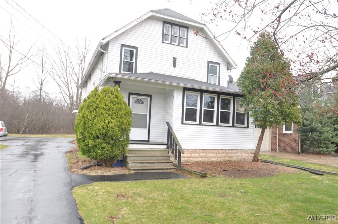 333 Getzville Rd in Amherst, NY - Building Photo