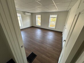 95 Railroad St in St Johnsbury, VT - Building Photo - Building Photo
