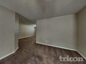 1502 Osprey Way in Greenwood, IN - Building Photo - Building Photo