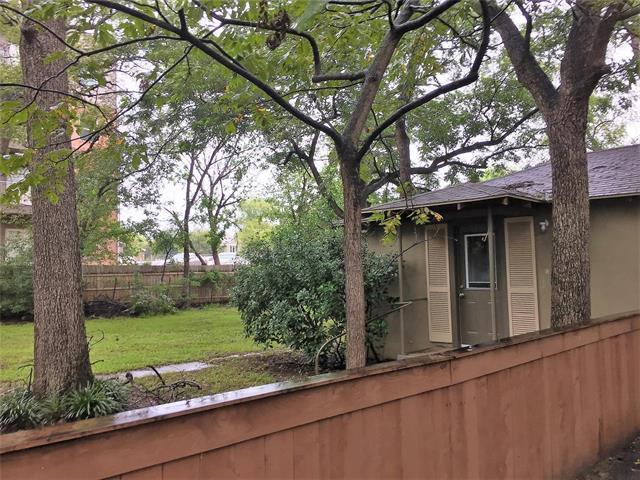 1604 N Ruddell St in Denton, TX - Building Photo