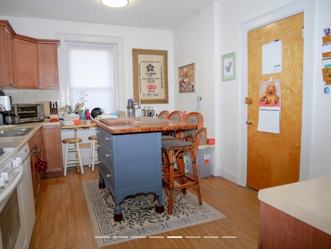 13 Beals St in Brookline, MA - Building Photo - Building Photo