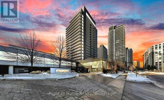 95 Oneida Crescent in Richmond Hill, ON - Building Photo