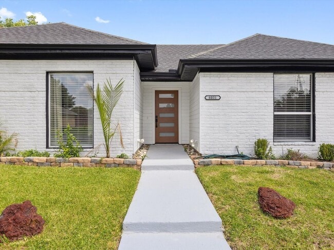 6031 Blue Mist Ln in Dallas, TX - Building Photo - Building Photo