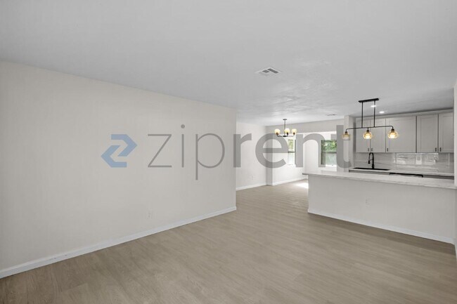 1421 NW 32nd Ave in Fort Lauderdale, FL - Foto de edificio - Building Photo