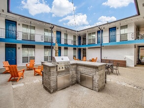 Vintage Pads in Arlington, TX - Building Photo - Building Photo