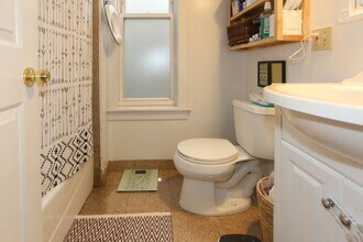1935 N Wood St, Unit G07C in Chicago, IL - Building Photo - Building Photo