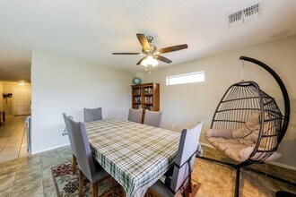 5945 N 73rd Dr in Glendale, AZ - Building Photo - Building Photo