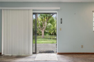 503 E Lakeshore Dr in Ocoee, FL - Building Photo - Building Photo