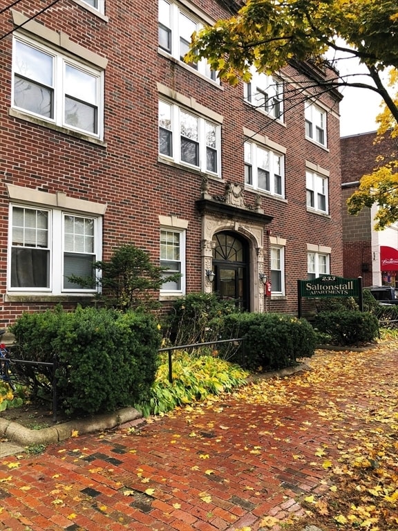 229 Lafayette St, Unit 2