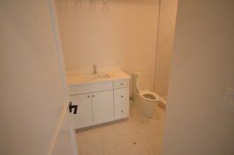 20 Highgate St, Unit 102 in Boston, MA - Foto de edificio - Building Photo