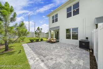 1330 Windchime Ln in Melbourne, FL - Building Photo - Building Photo