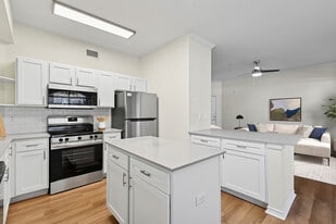 eaves North Dallas in Dallas, TX - Building Photo