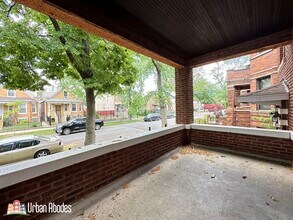 3423 W Evergreen Ave, Unit A02C in Chicago, IL - Building Photo - Building Photo