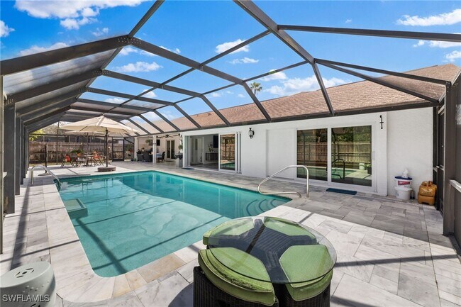 2467 Pinewoods Cir in Naples, FL - Building Photo - Building Photo