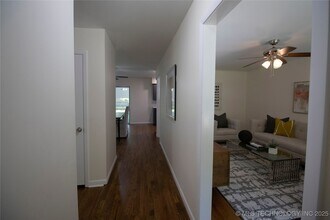 5678 S Yorktown Pl, Unit #1 in Tulsa, OK - Building Photo - Building Photo