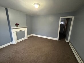 27 Passaic St in Trenton, NJ - Building Photo - Building Photo