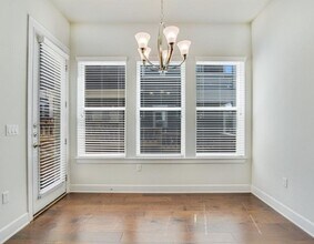 2704 Zach Scott St in Austin, TX - Building Photo - Building Photo