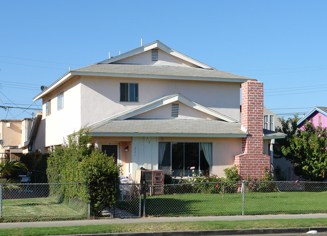 221 Campbell Way in Oxnard, CA - Foto de edificio - Building Photo