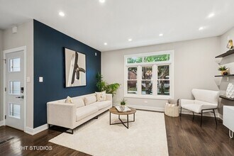 3125 S Giles Ave in Chicago, IL - Building Photo - Building Photo