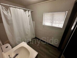 8105 W Colonial Dr in Orlando, FL - Building Photo - Building Photo