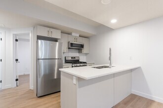 8552-8583 83 Ave NW in Edmonton, AB - Building Photo - Building Photo