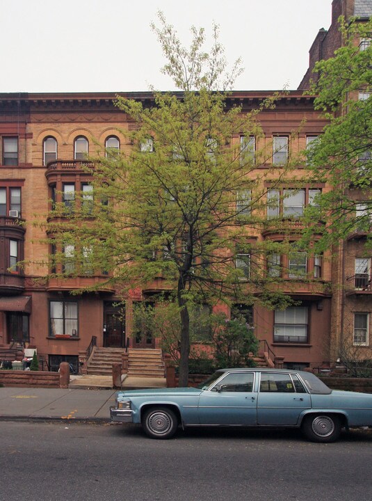 291 Clinton Ave in Brooklyn, NY - Foto de edificio