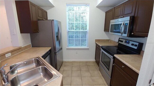 5581 Rosehill Rd in Sarasota, FL - Building Photo - Building Photo