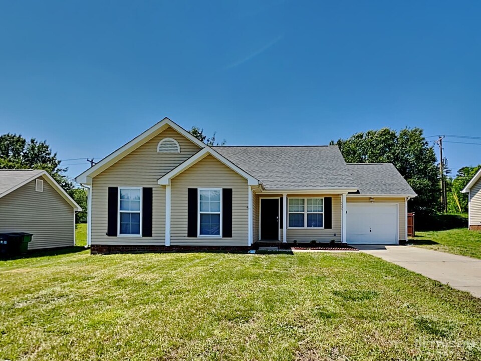 9929 Austin Samuel Pl in Charlotte, NC - Building Photo