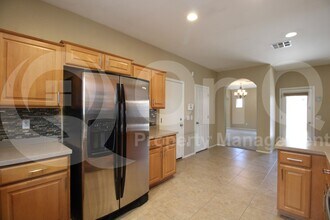 995 E Blue Spruce Ln in Gilbert, AZ - Building Photo - Building Photo