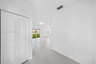 2448 SE 27th Terrace in Homestead, FL - Building Photo - Building Photo