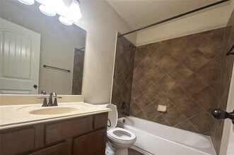 7714 Squirrel Hollow Dr in Georgetown, TX - Building Photo - Building Photo