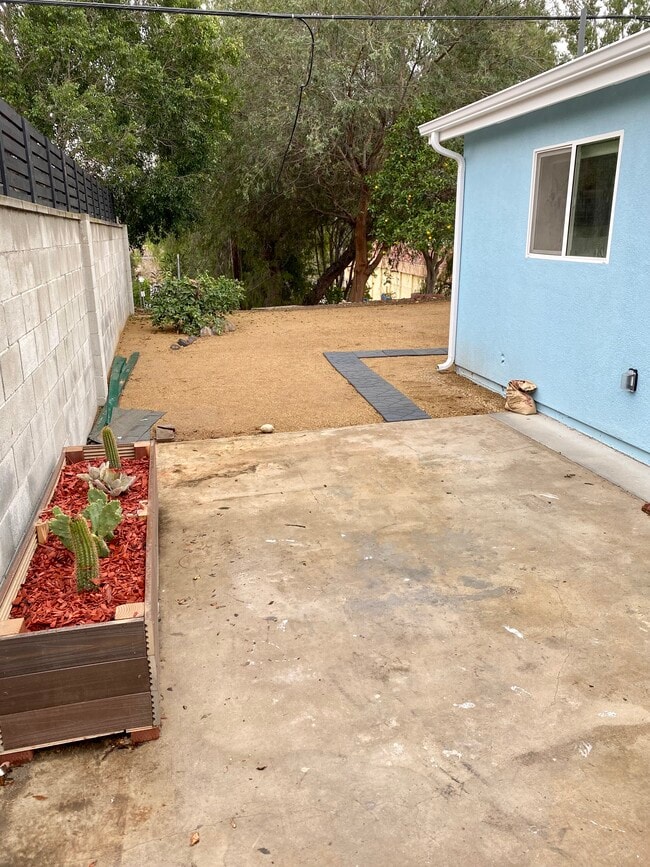 148 Galsworthy St in Thousand Oaks, CA - Foto de edificio - Building Photo