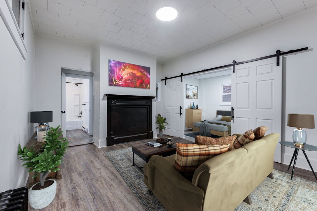 747 E Warrington Ave, Unit Apt 1B in Pittsburgh, PA - Foto de edificio