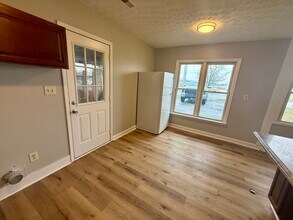 1658 Frank Rd, Unit 1658 in Columbus, OH - Foto de edificio - Building Photo