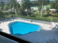 199 Ocean Lane Dr, Unit 811 in Key Biscayne, FL - Foto de edificio - Building Photo