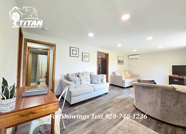 2637 E Shore Dr in Green Bay, WI - Building Photo - Building Photo