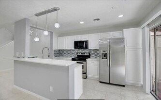 5286 Sapphire Vly in Boca Raton, FL - Building Photo