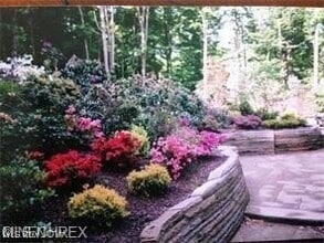 10613 Sherman Rd in Chardon, OH - Foto de edificio - Building Photo