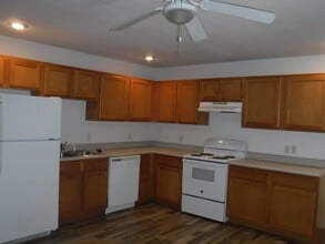 800 E Market St in Savannah, MO - Building Photo - Building Photo