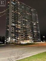 3131 Bridletowne Cir in Toronto, ON - Building Photo