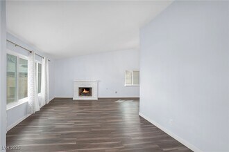 727 Barrie Ct in Henderson, NV - Building Photo - Building Photo