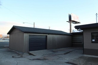 11305 E Sprague Ave in Spokane Valley, WA - Building Photo - Building Photo