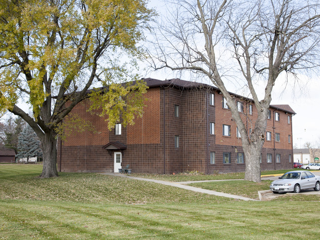 AHEPA 192 Senior Apartments in Johnston, IA - Building Photo - Building Photo