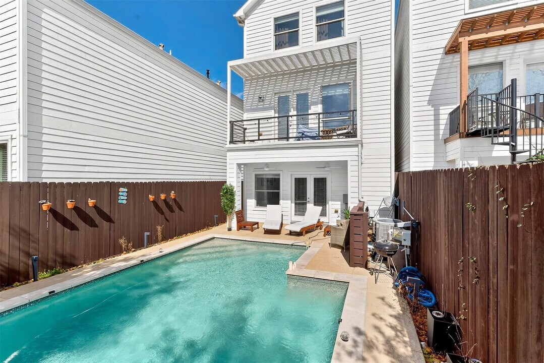 5227 Nett St in Houston, TX - Building Photo