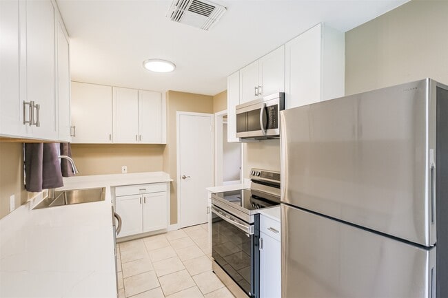 property at 4613 Braeburn Dr