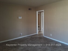 636 E 49th Pl N in Tulsa, OK - Building Photo - Building Photo