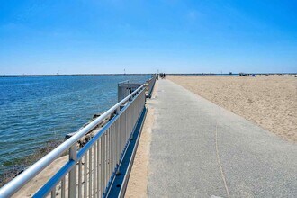 29 Yawl St, Unit 29B in Marina Del Rey, CA - Foto de edificio - Building Photo