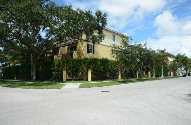 The Regatta in Fort Lauderdale, FL - Building Photo - Building Photo