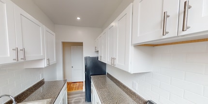 136 Columbia St, Unit B109 in Brookline, MA - Foto de edificio - Building Photo