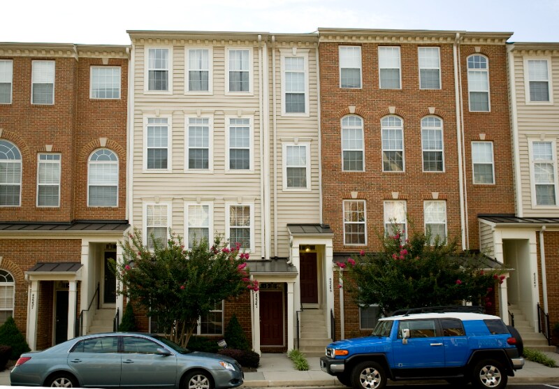 42243 Black Rock Terrace in Aldie, VA - Building Photo